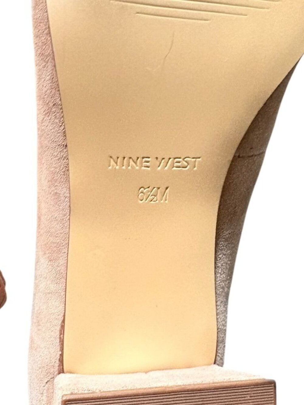 NEW Suede Fringe Pump Pearl Buckle 6.5 Tan Suede Block Heel NWOB Classic Preppy - Picture 8 of 8